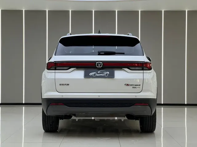 Changan CS35 Plus — Фото автомобиля 16