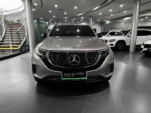 Mercedes-Benz EQC — Фото автомобиля 8