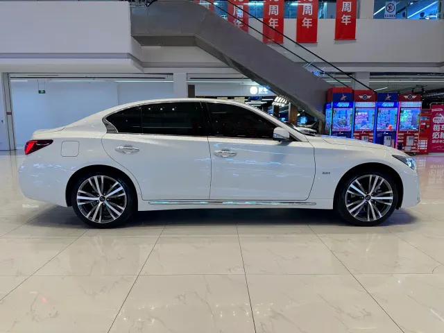 Infiniti Q50L — Фото автомобиля 9