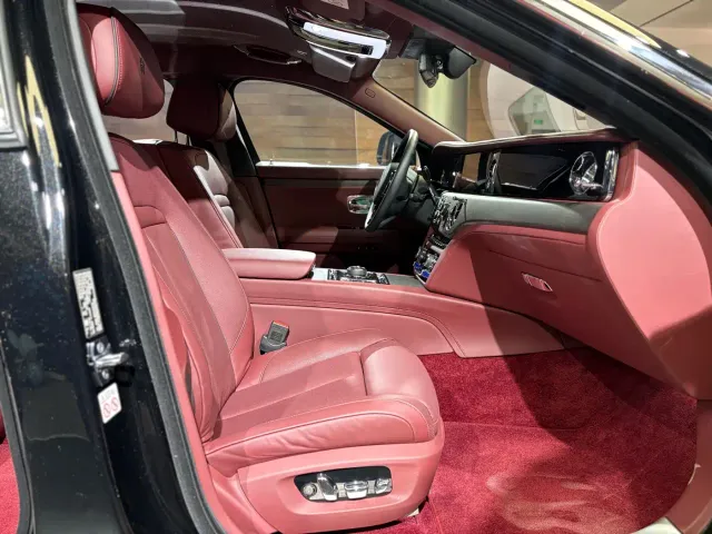 Rolls-Royce Ghost — Фото автомобиля 24