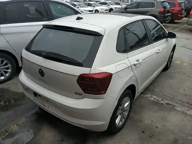 Volkswagen Polo — Фото автомобиля 6