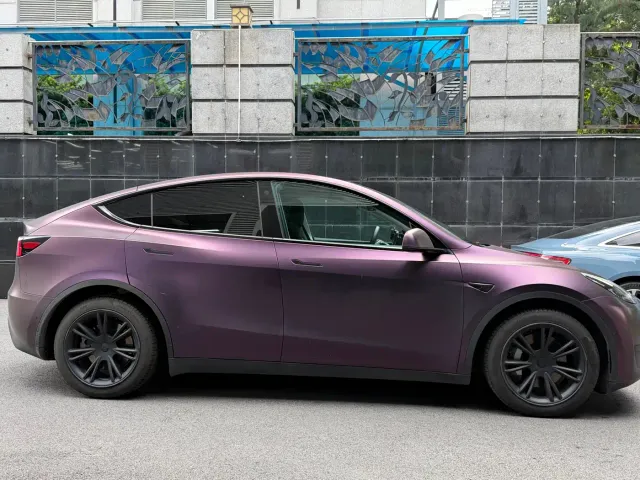 Tesla Model Y — Фото автомобиля 13
