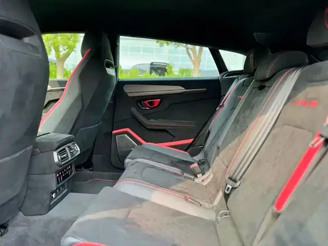 Lamborghini Urus — Фото автомобиля 7
