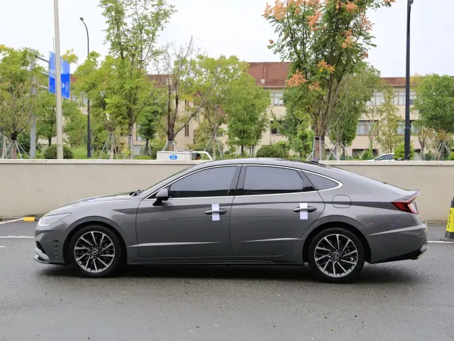Hyundai Sonata — Фото автомобиля 17