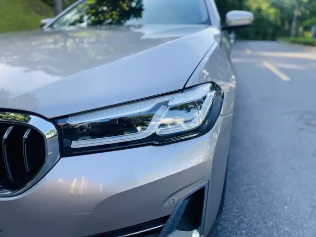 BMW 5 Series — Фото автомобиля 12