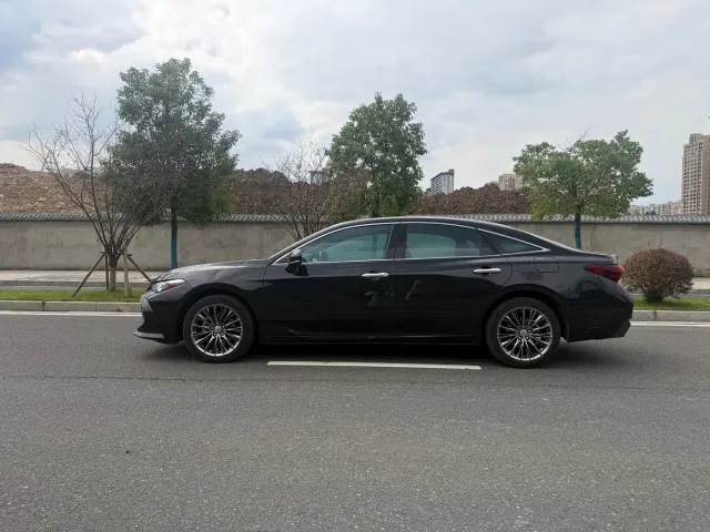 Toyota Avalon — Фото автомобиля 4