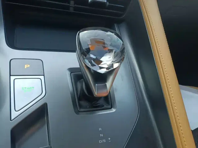 Roewe RX5 — Фото автомобиля 13