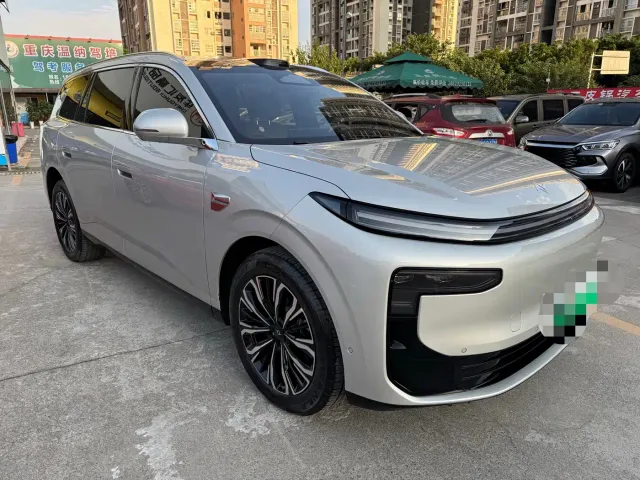 Dongfeng E8 M8 — Фото автомобиля 3