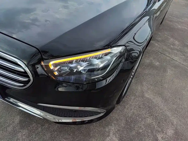 Mercedes-Benz E-Class — Фото автомобиля 23