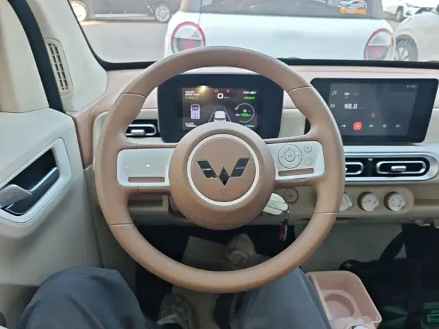 Wuling Hongguang Mini EV — Фото автомобиля 10