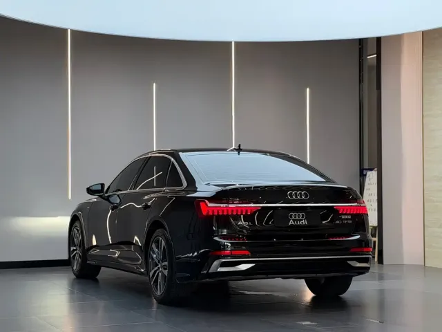 Audi A6L — Фото автомобиля 11