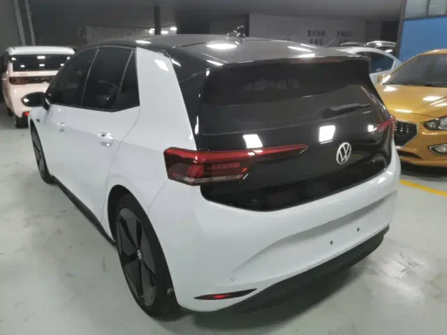 Volkswagen ID.3 — Фото автомобиля 4