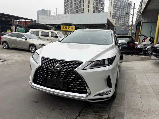 Фотография автомобиля — Lexus RX