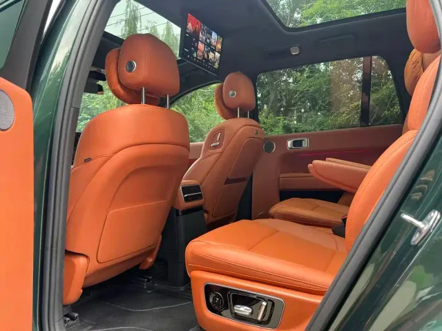 Li Auto L9 — Фото автомобиля 10