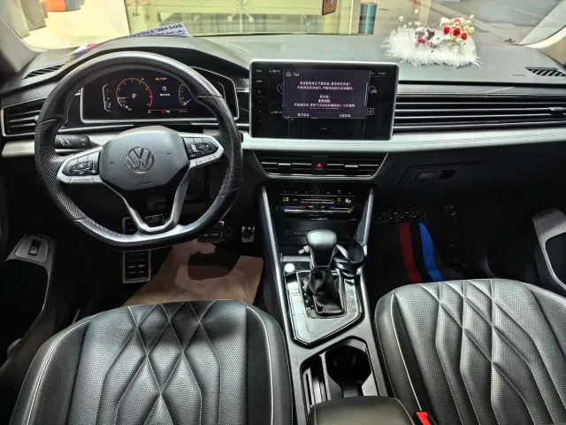 Volkswagen Tiguan L — Фото автомобиля 9