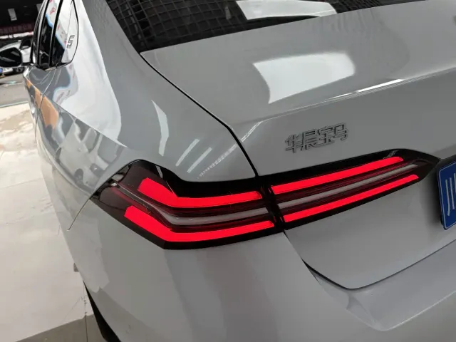 BMW 5 Series — Фото автомобиля 9