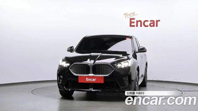 BMW iX2 — Фото автомобиля 3