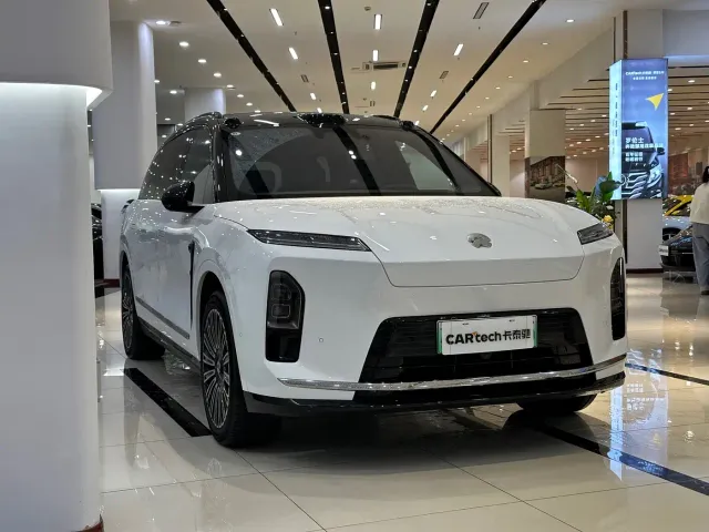 Nio ES8 — Фото автомобиля 3