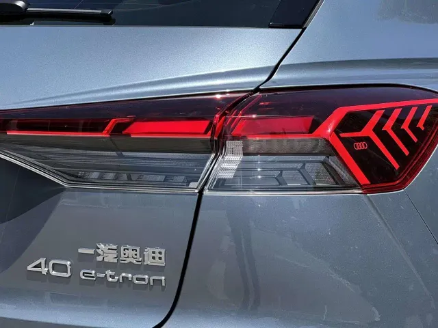Audi Q4 e-tron — Фото автомобиля 13