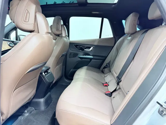 Mercedes-Benz EQE SUV — Фото автомобиля 12