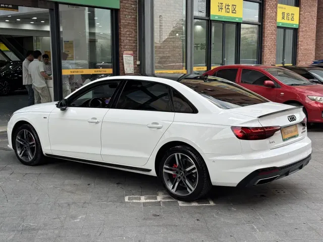 Audi A4L — Фото автомобиля 6