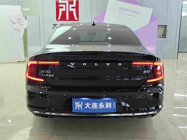 Volvo S90 — Фото автомобиля 5