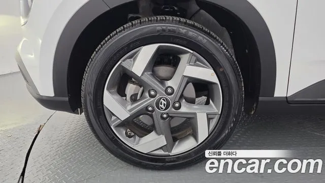 Hyundai Venue — Фото автомобиля 5