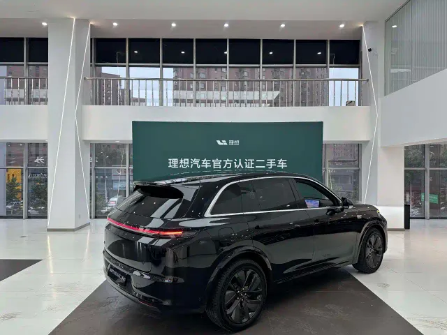 Li Auto L8 — Фото автомобиля 6