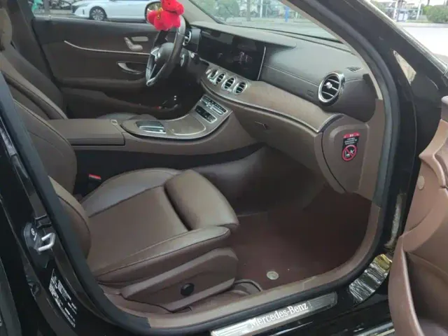 Mercedes-Benz E-Class — Фото автомобиля 8