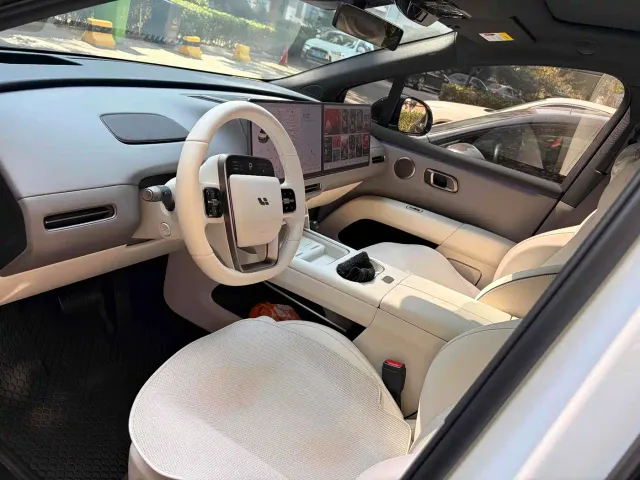 Li Auto i6 — Фото автомобиля 2
