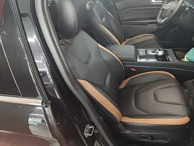 Ford Edge — Фото автомобиля 24