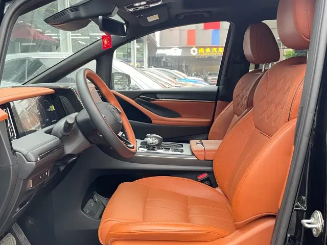 GAC Trumpchi Xiangwang M8 — Фото автомобиля 9