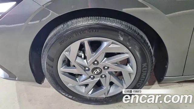 Hyundai Avante CN7 — Фото автомобиля 16