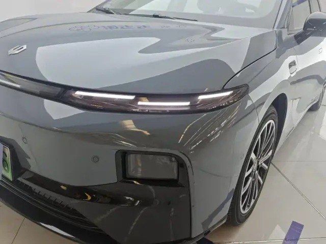 Leapmotor B01 — Фото автомобиля 5