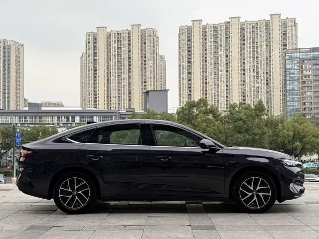BYD Qin L — Фото автомобиля 4