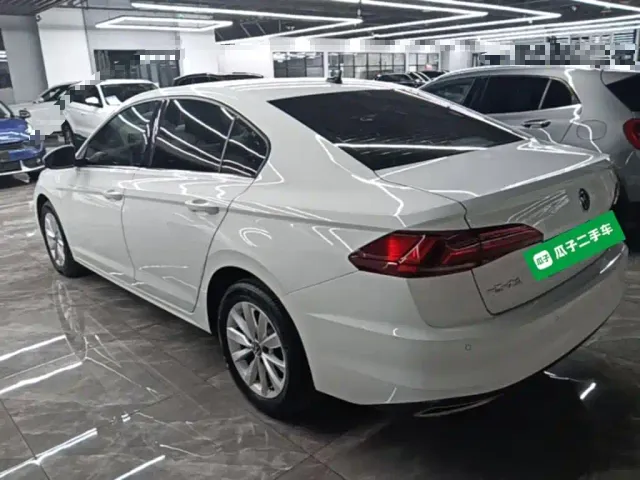 Volkswagen Bora — Фото автомобиля 4