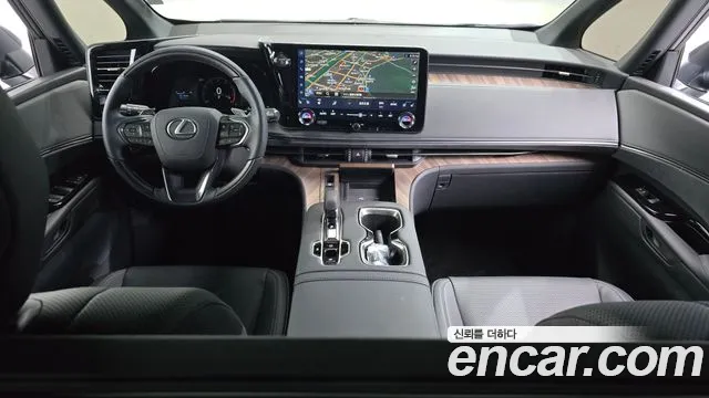 Lexus LM — Фото автомобиля 7