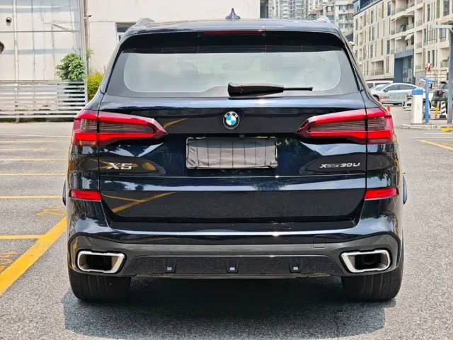 BMW X5 — Фото автомобиля 6