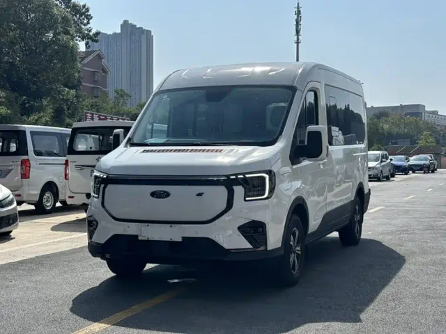 Ford E Transit — Фото автомобиля 9