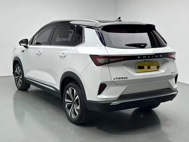 Wuling Asta — Фото автомобиля 7