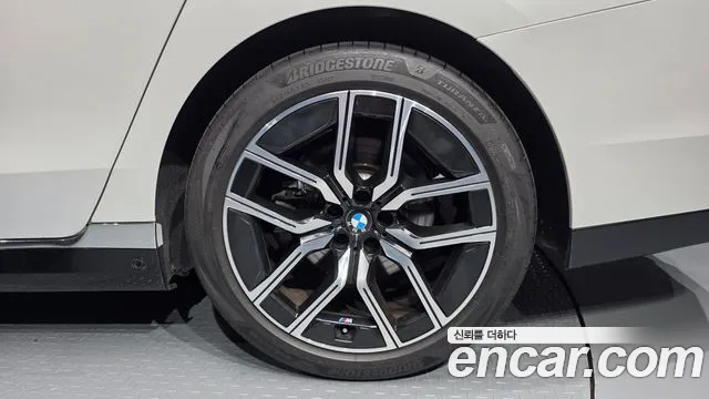 BMW 7-Series 7 серия (G70) 740i xDrive M Sport — Фото автомобиля 18