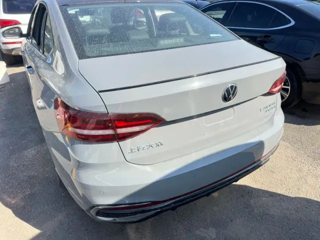 Volkswagen Lavida — Фото автомобиля 10