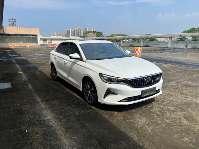 Geely Emgrand — Фото автомобиля 3