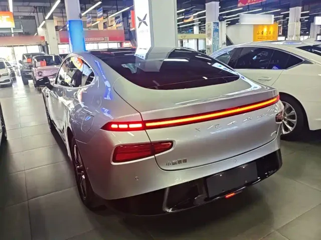 Xpeng P7 — Фото автомобиля 4