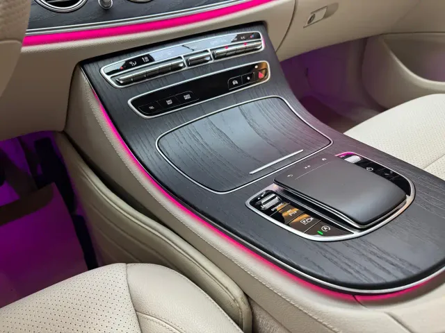 Mercedes-Benz E-Class — Фото автомобиля 18