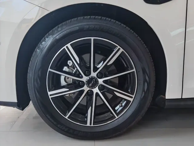 BYD Seal 06 — Фото автомобиля 13