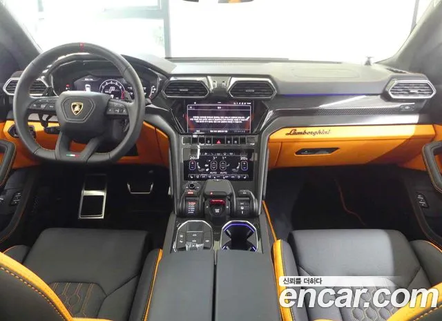 Lamborghini Urus — Фото автомобиля 4