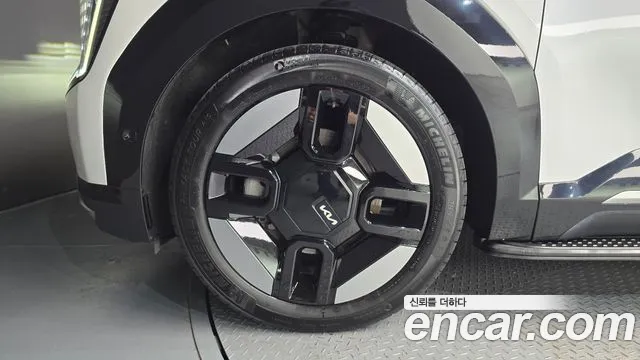 Kia EV9 — Фото автомобиля 4