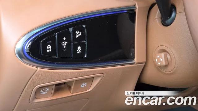 Genesis GV70 — Фото автомобиля 15
