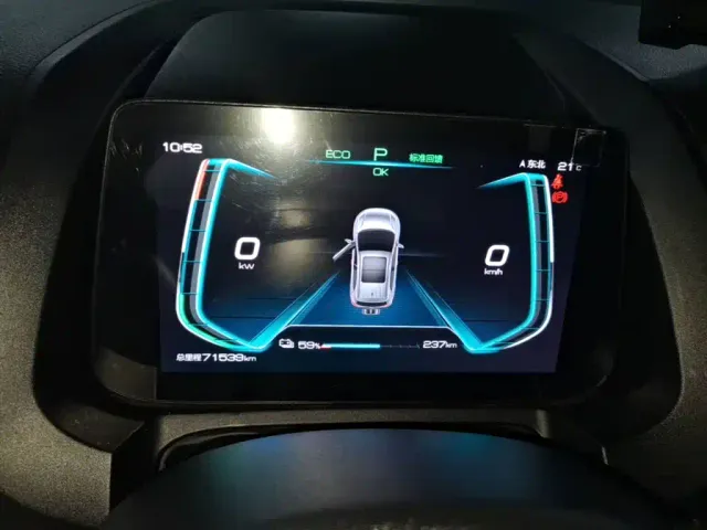 BYD Yuan Pro — Фото автомобиля 11